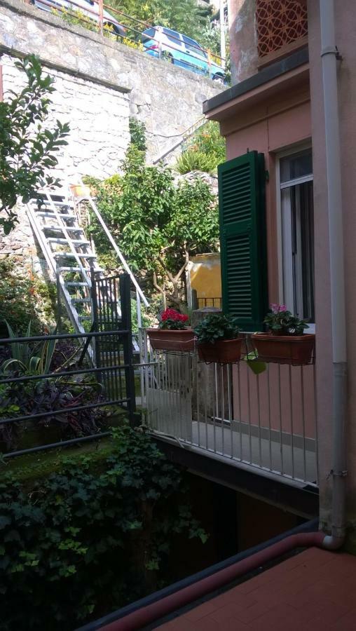 Affittacamere Fiorella Riomaggiore Ngoại thất bức ảnh